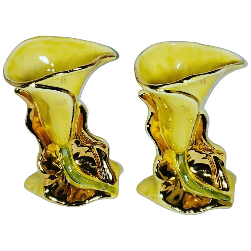 Enchanting Retro Calla Lily Vases Adorned with 24kt Gold Trim for a Cozy Cottage - Picture 2 of 7
